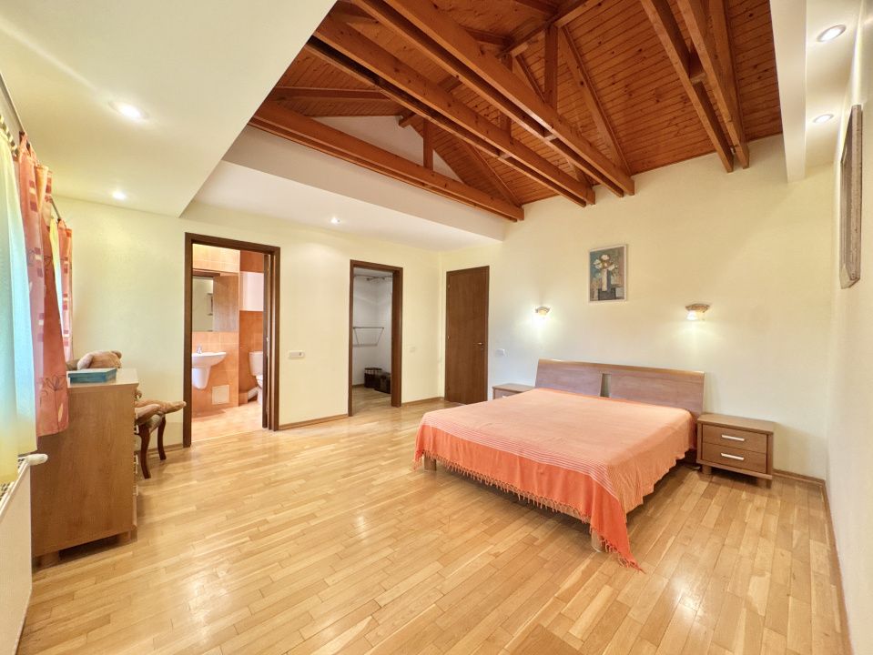 Casă cu 10 camere de vânzare în Central, Frumusani – fotografia 10 din 40