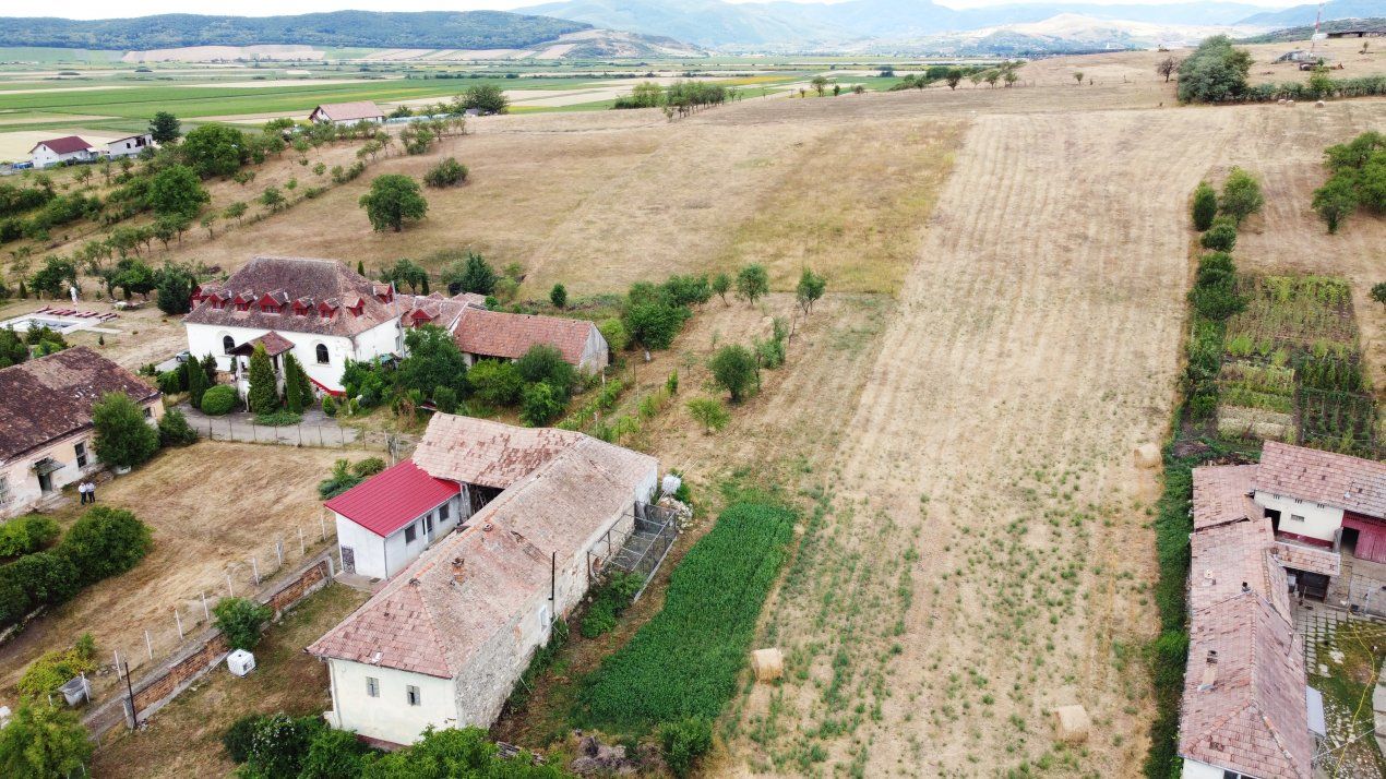 Casă cu 15 camere de vânzare în Central, Cricau – fotografia 13 din 15