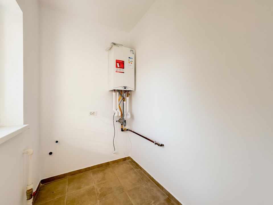 Casă cu 4 camere de vânzare în Nord-Vest, Sabareni – fotografia 15 din 21