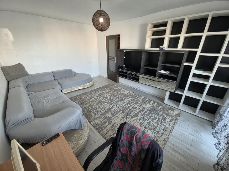 Apartament cu 3 camere de vânzare în Tomis Nord, Constanța – fotografia 1 din 10