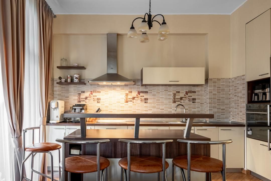 Casă cu 7 camere de vânzare în Ferdinand, București – fotografia 3 din 25