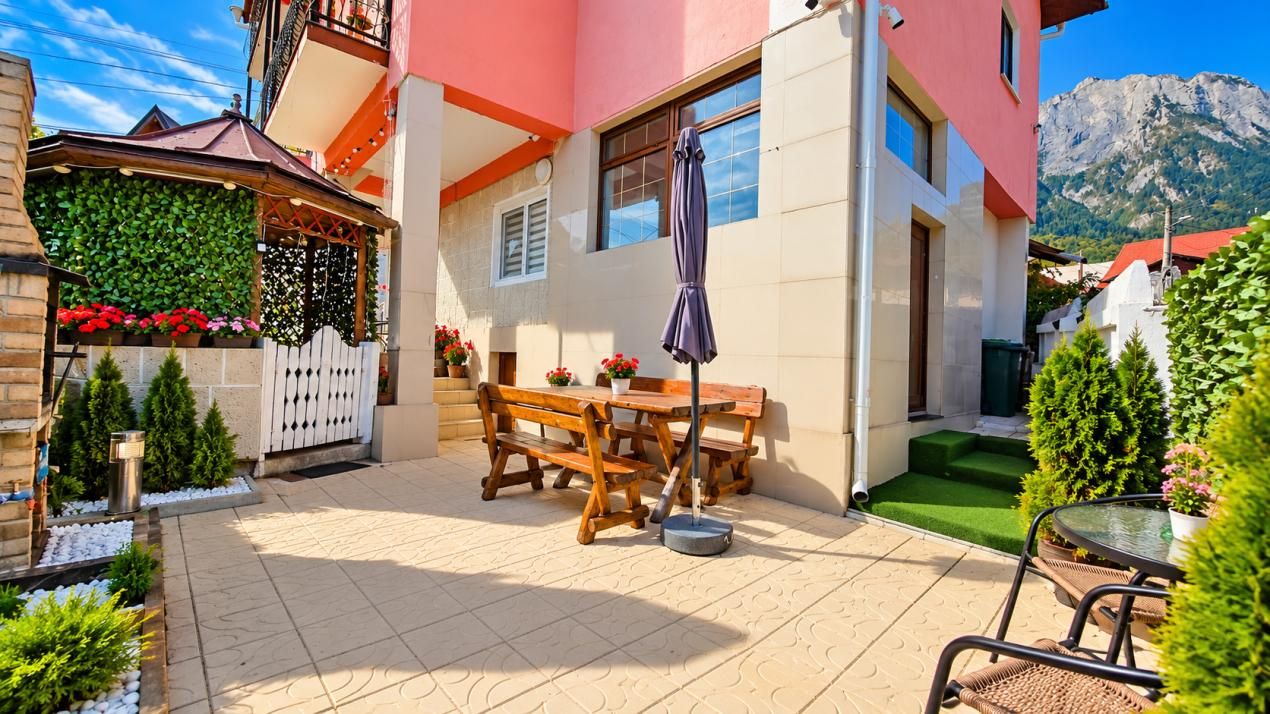 Casă cu 11 camere de vânzare în Central, Bușteni – fotografia 10 din 40