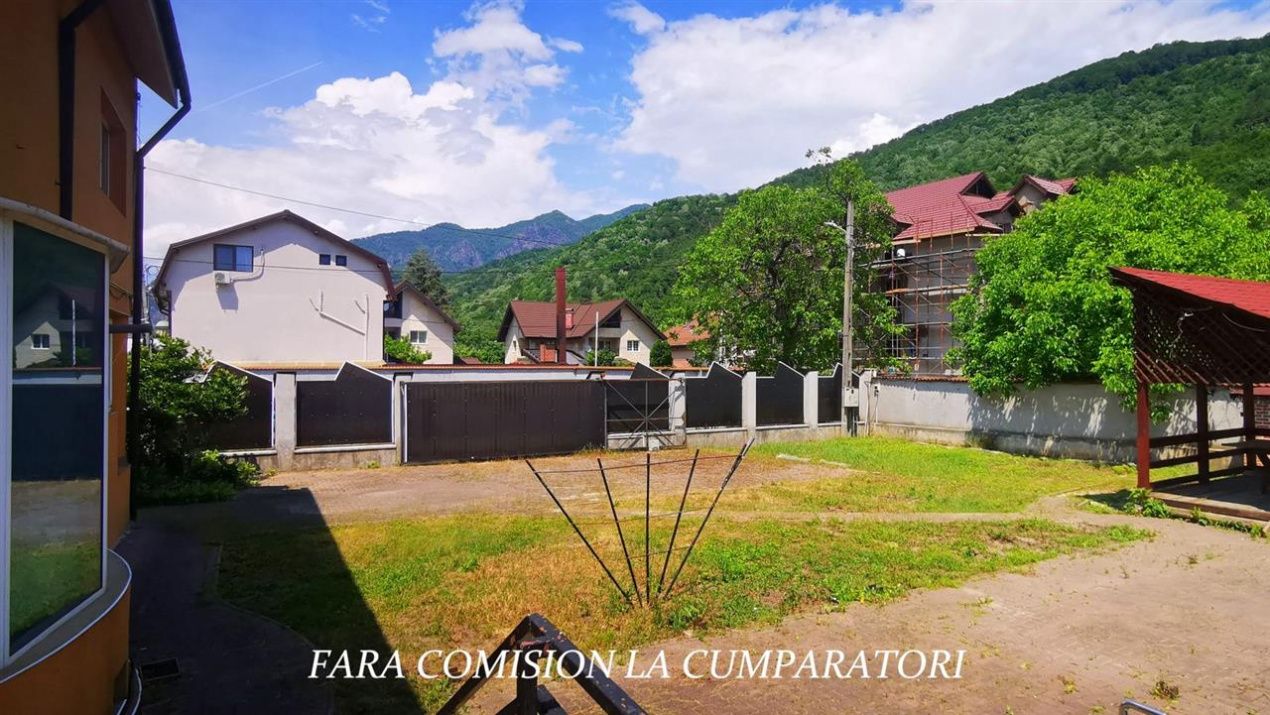 Casă cu 12 camere de vânzare în Călimănești – fotografia 32 din 37