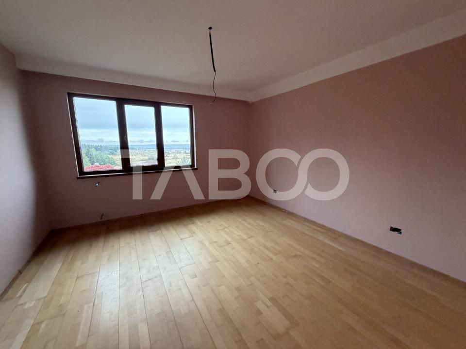 Casă cu 7 camere de vânzare în Berivoi – fotografia 11 din 29
