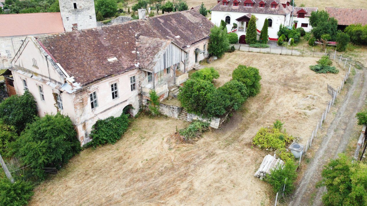 Casă cu 15 camere de vânzare în Central, Cricau – fotografia 7 din 15