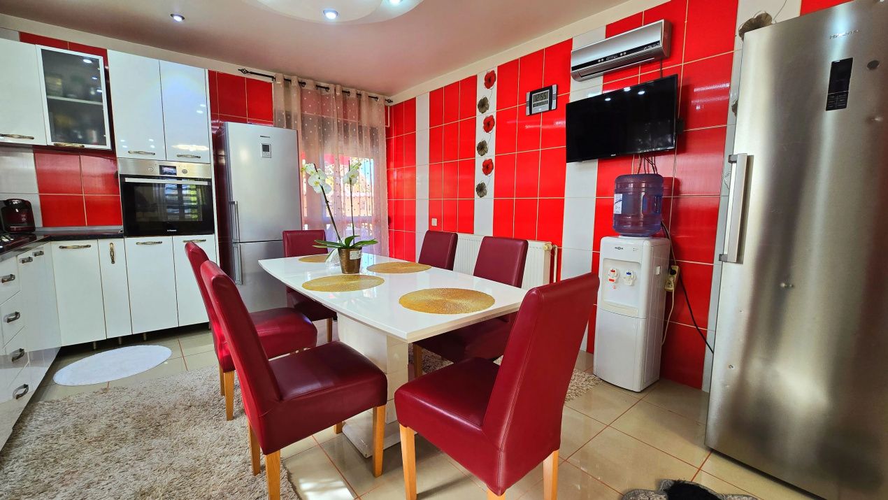 Casă cu 8 camere de vânzare în Central, Afumați – fotografia 6 din 91
