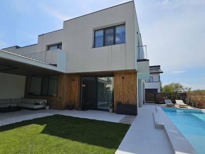 Casă cu 4 camere de vânzare în Central, Corbeanca – fotografia 2 din 42