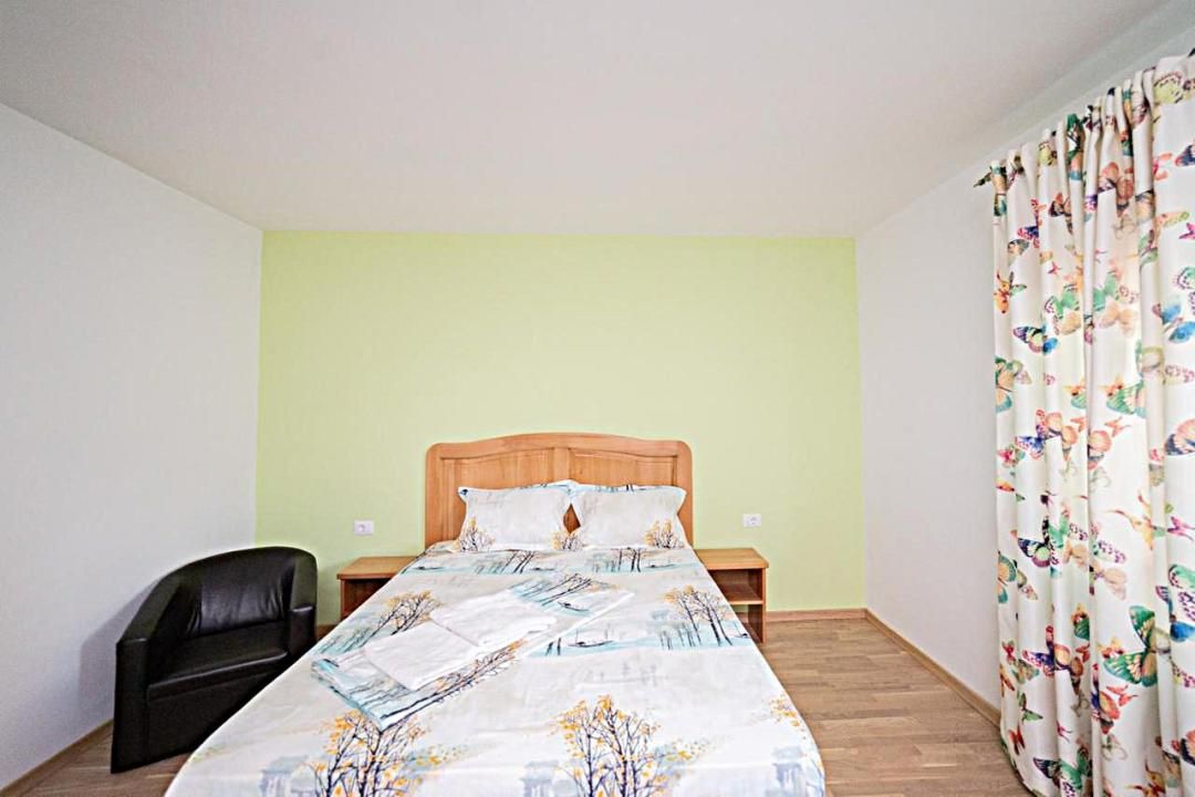 Casă cu 12 camere de vânzare în Central, Mamaia-Sat – fotografia 9 din 20