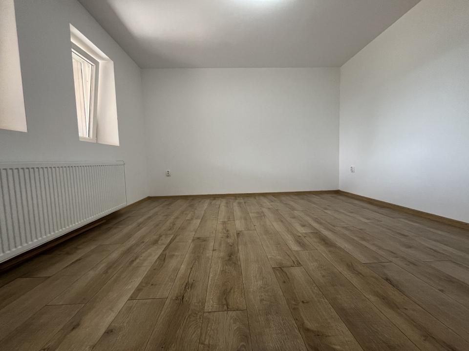 Casă cu 4 camere de vânzare în Central, Cuparu – fotografia 10 din 31