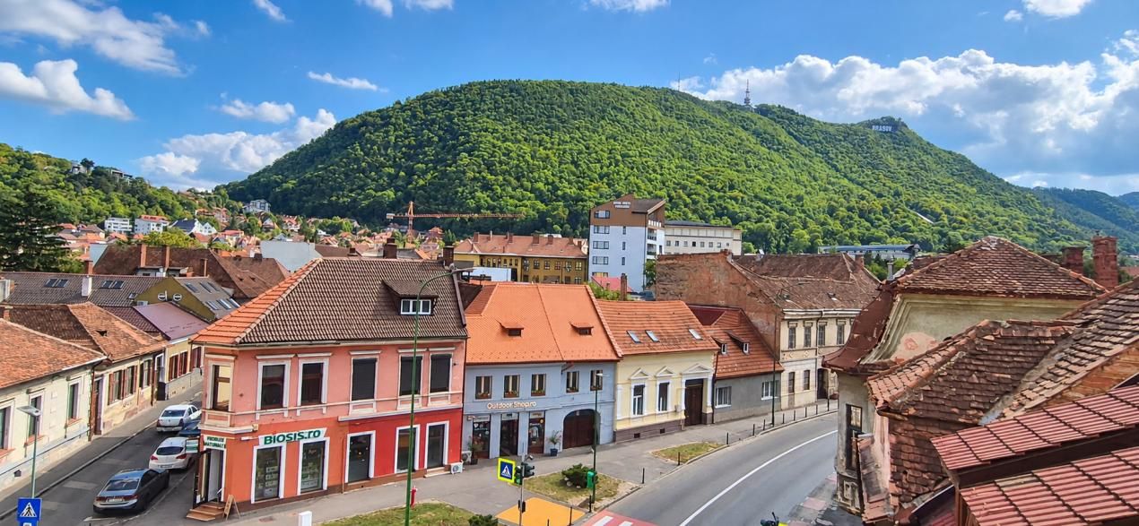 Apartament cu 3 camere de închiriat în Centrul Istoric, Brașov – fotografia 1 din 14
