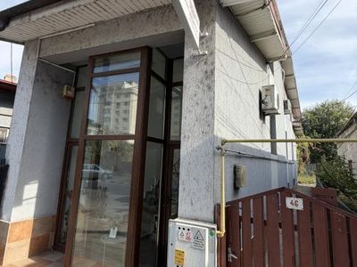 Spațiu comercial cu 6 camere de vânzare în Central, Giurgiu – fotografia 2 din 17