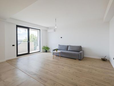 Apartament cu 2 camere de vânzare în Far, Constanța – fotografia 3 din 34