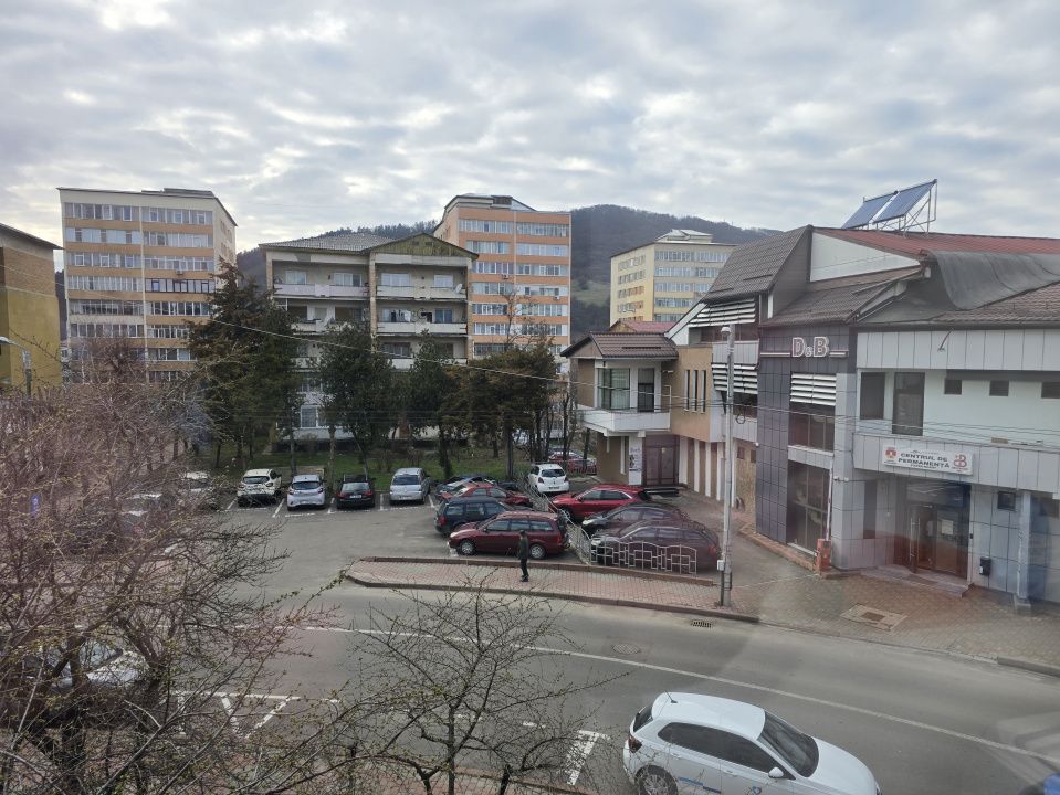 Apartament cu 3 camere de vânzare în Dărmănești, Piatra-Neamt – fotografia 4 din 9
