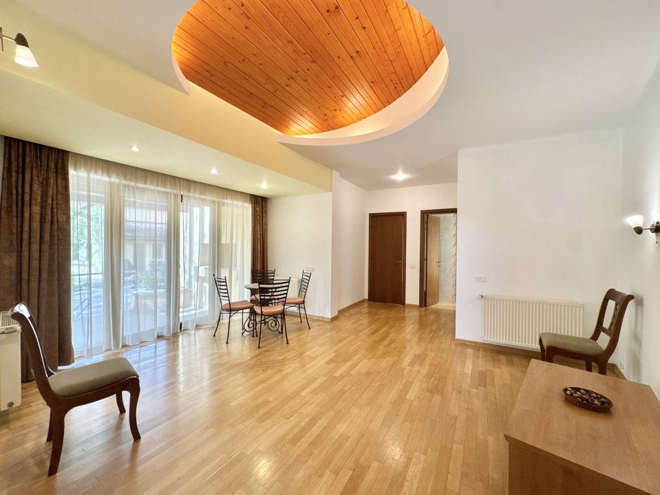 Casă cu 10 camere de vânzare în Central, Frumusani – fotografia 29 din 40