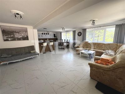 Casă cu 7 camere de vânzare în Rășinari – fotografia 5 din 32