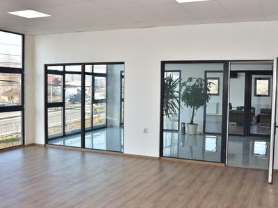 Spațiu comercial cu 24 camere de închiriat în Colentina, București – fotografia 3 din 15