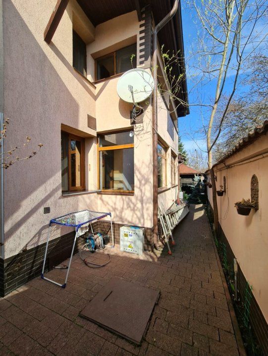 Casă cu 6 camere de vânzare în Domnești – fotografia 33 din 36