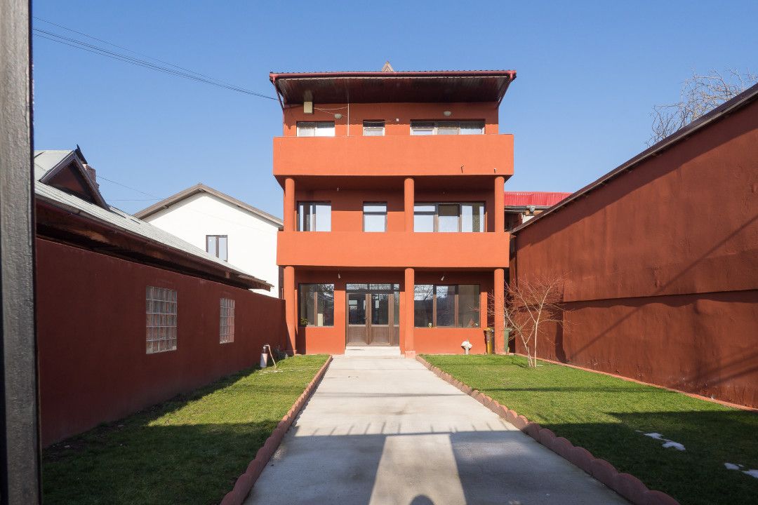 Casă cu 8 camere de vânzare în Est, Voluntari – fotografia 32 din 65