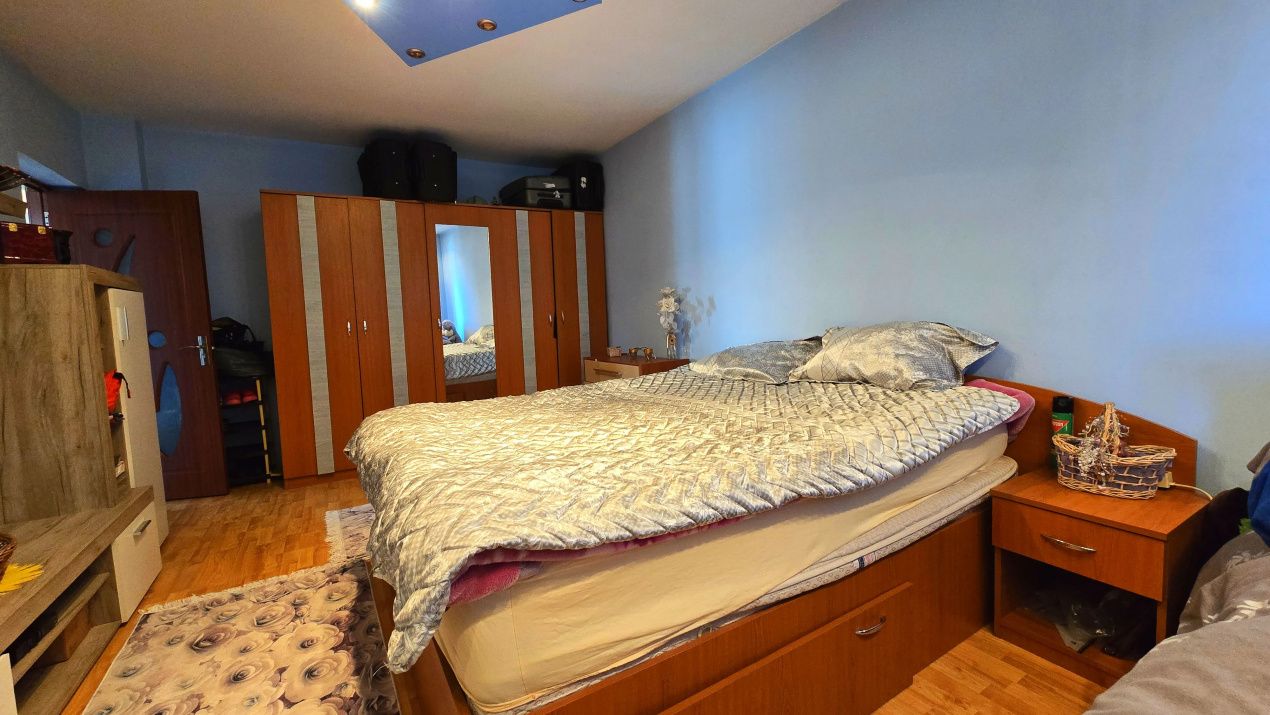 Casă cu 8 camere de vânzare în Central, Afumați – fotografia 50 din 91
