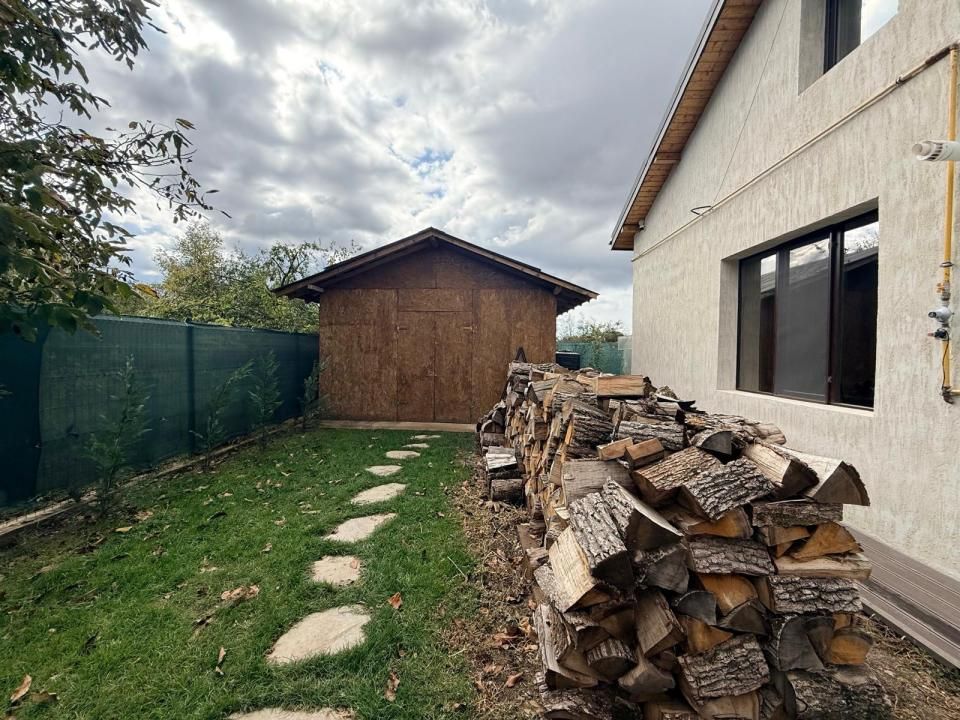 Casă cu 4 camere de vânzare în Central, Satu Nou – fotografia 21 din 24