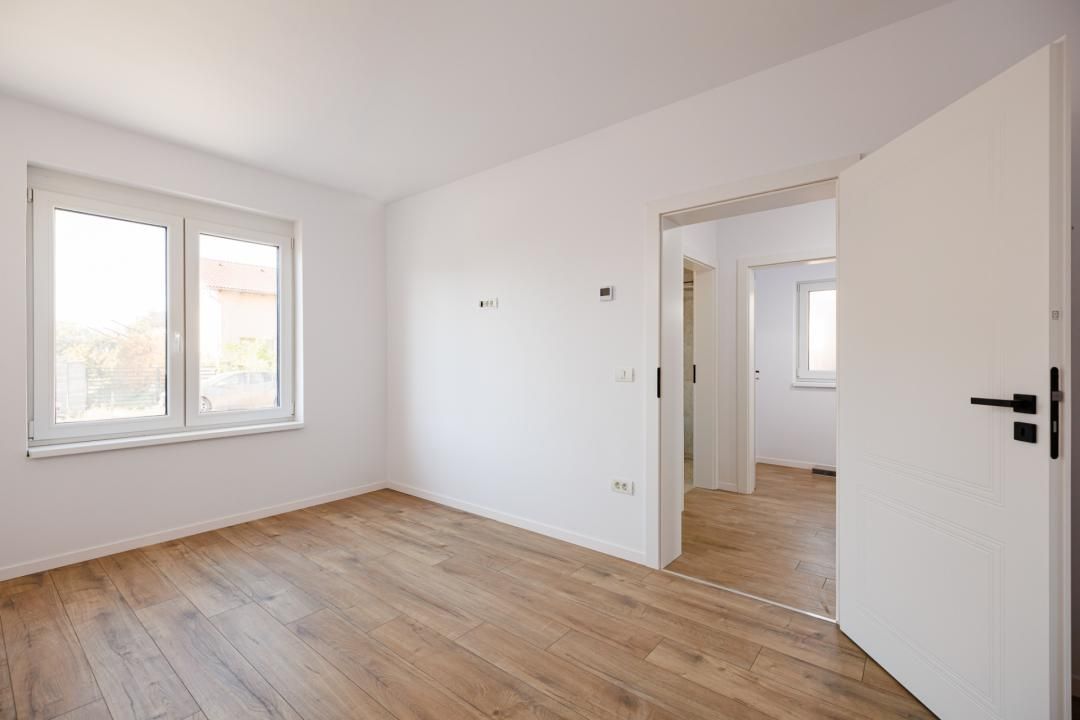 Casă cu 4 camere de vânzare în Moșnița Nouă – fotografia 14 din 56