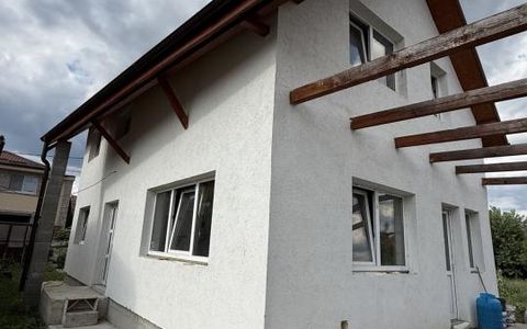 Casă cu 4 camere de vânzare în Sannicoara