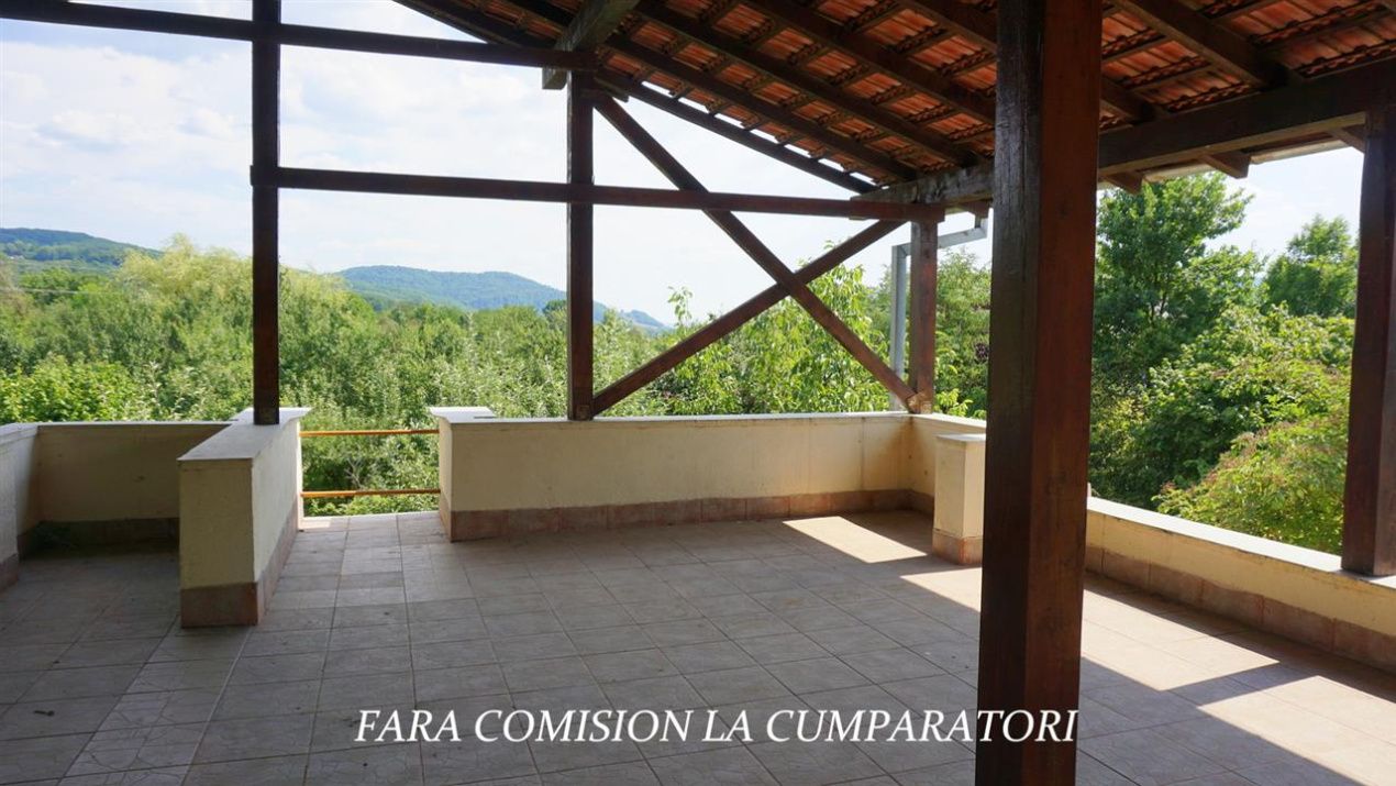 Casă cu 7 camere de vânzare în Daesti – fotografia 25 din 44