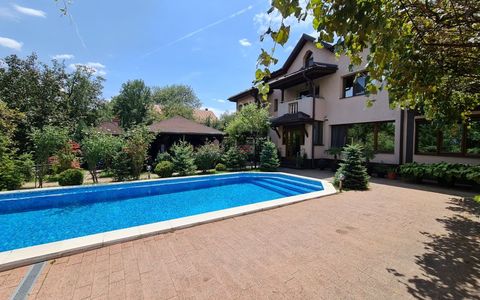 Casă cu 6 camere de vânzare în Domnești