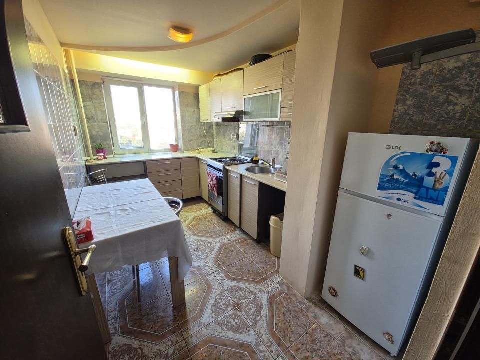 Apartament cu 3 camere de vânzare în Tomis Nord, Constanța – fotografia 4 din 10