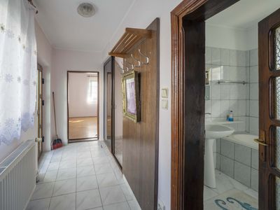 Casă cu 3 camere de vânzare în Central, Tartasesti – fotografia 5 din 15