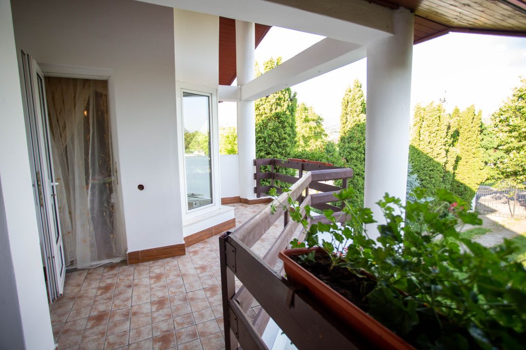 Casă cu 6 camere de vânzare în Comănești – fotografia 52 din 72