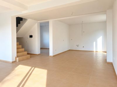 Casă cu 5 camere de vânzare în Dealuri Oradea, Oradea – fotografia 5 din 15