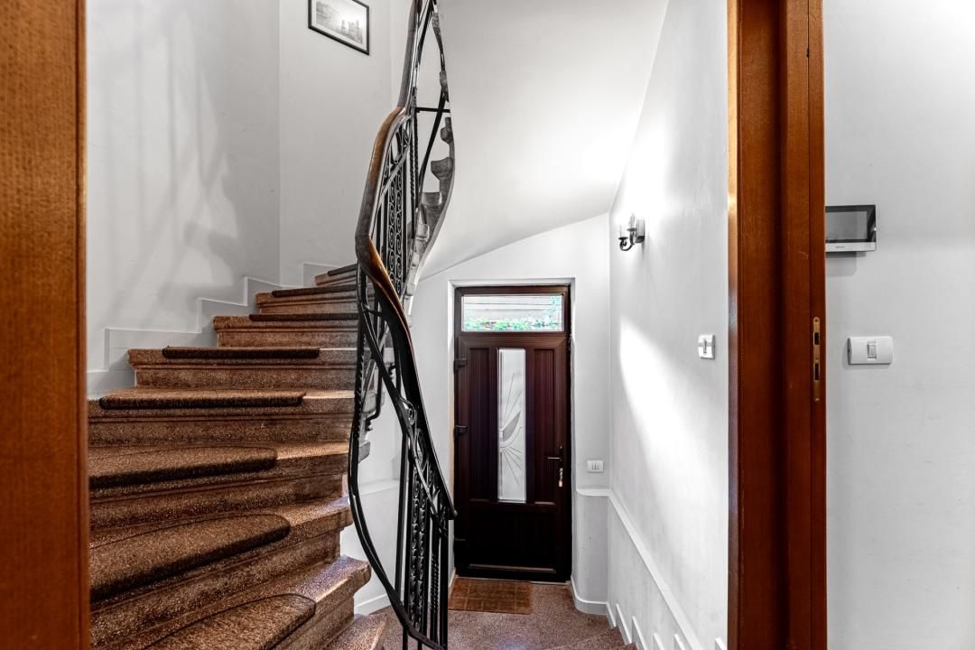Casă cu 7 camere de vânzare în Ferdinand, București – fotografia 20 din 25