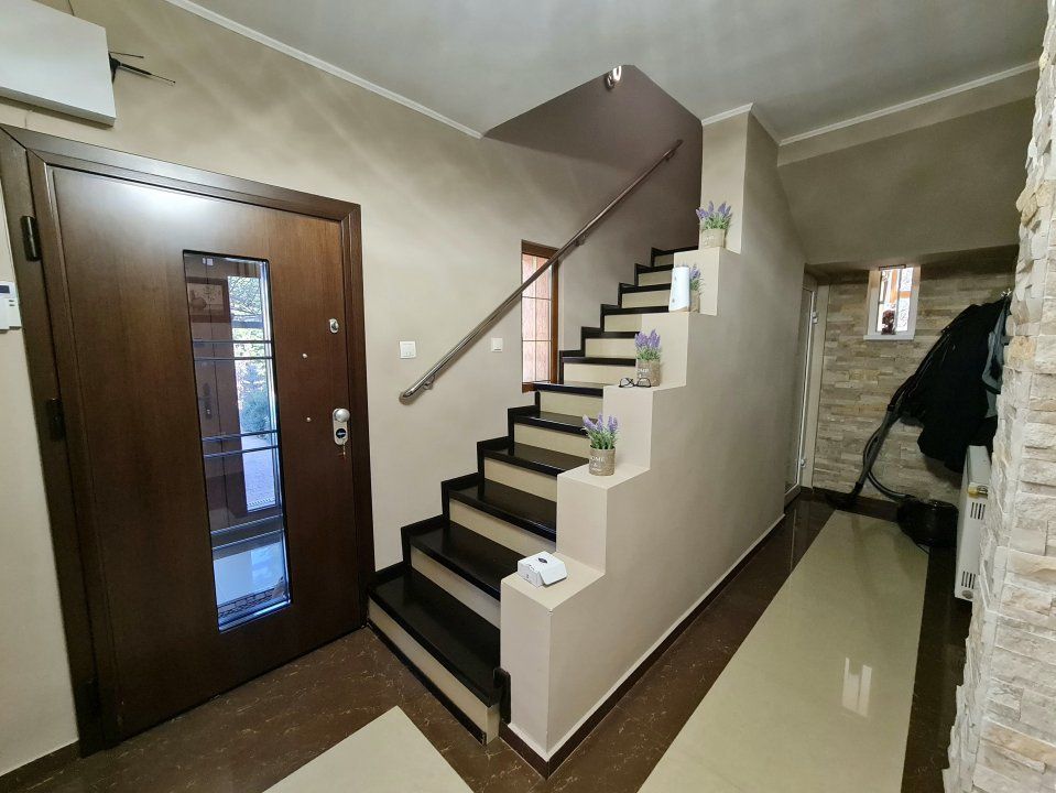 Casă cu 6 camere de vânzare în Domnești – fotografia 7 din 36