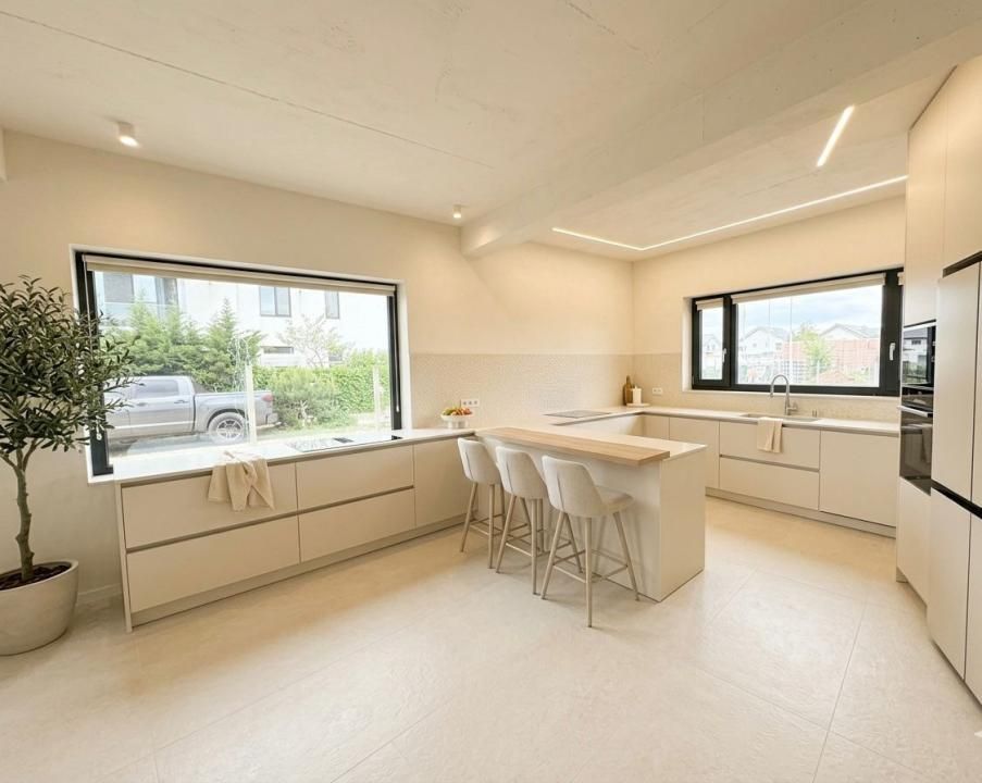 Casă cu 5 camere de vânzare în Central, Tunari – fotografia 3 din 9