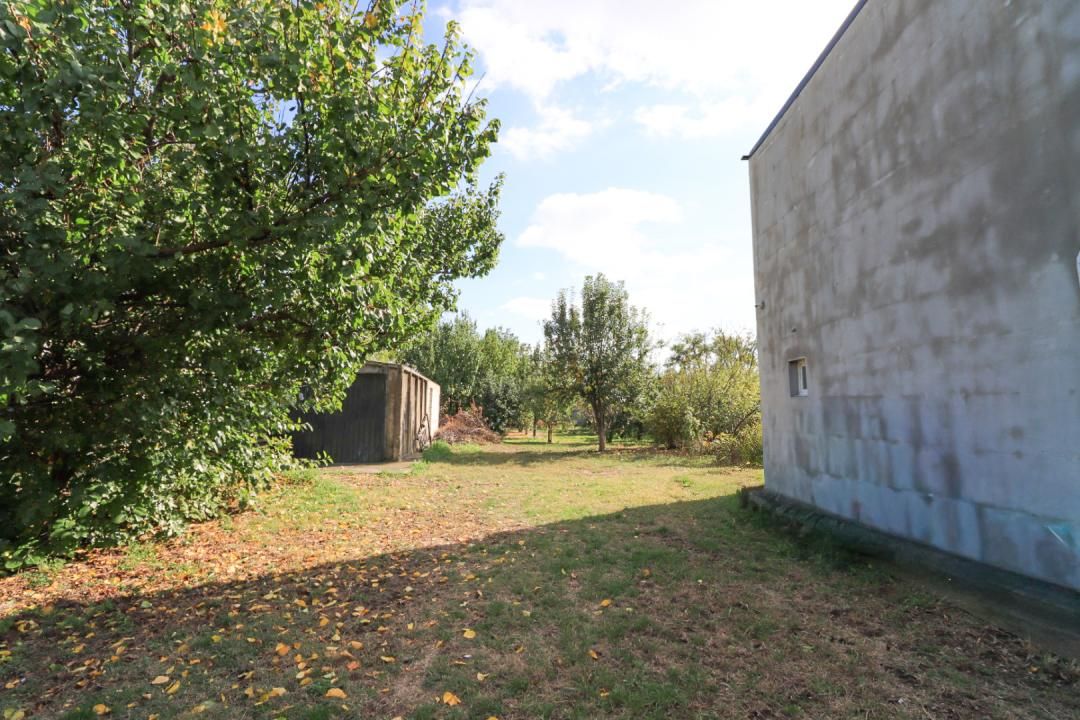 Spațiu comercial cu 3 camere de vânzare în Central, Tamadau Mare – fotografia 8 din 24