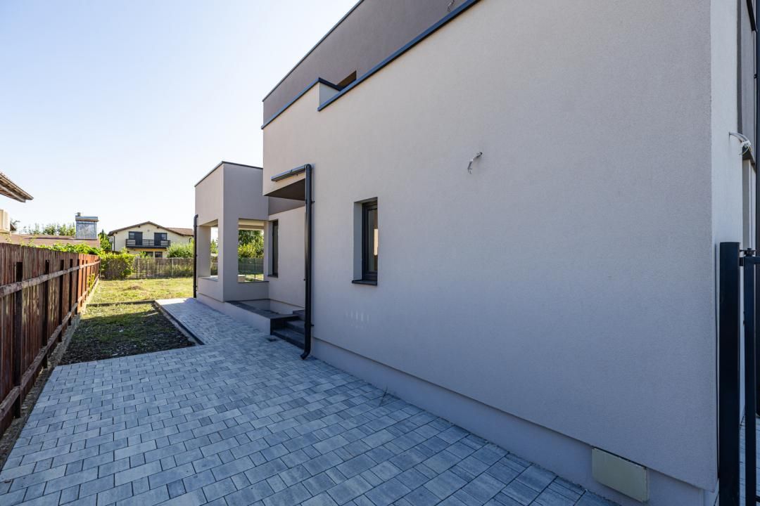 Casă cu 4 camere de vânzare în Moșnița Nouă – fotografia 45 din 56