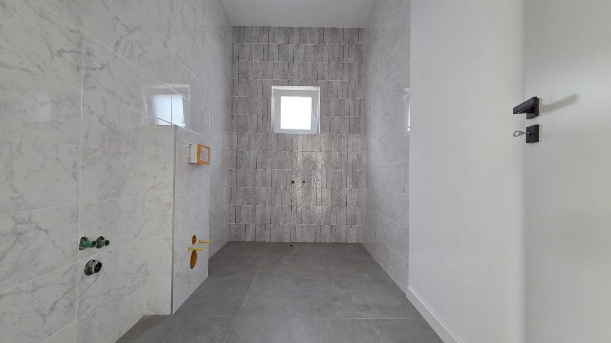 Casă cu 5 camere de vânzare în Central, Tunari – fotografia 7 din 20