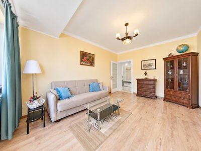 Apartament cu 3 camere de închiriat în Centrul Istoric, Brașov – fotografia 2 din 14
