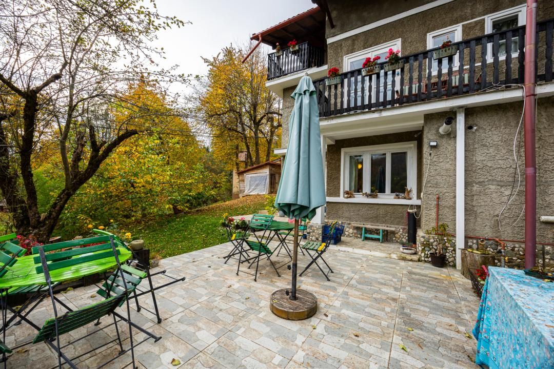 Casă cu 7 camere de vânzare în Central, Bran – fotografia 32 din 38