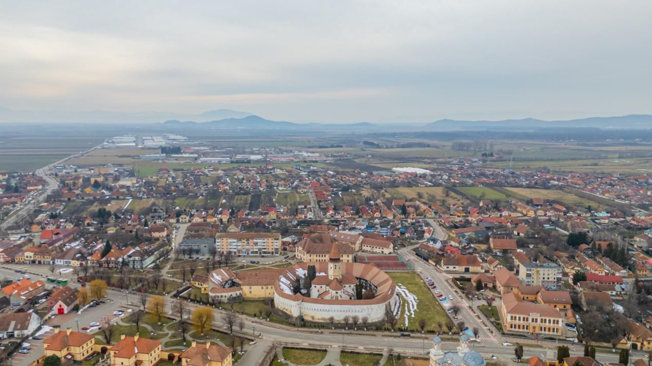 Casă cu 5 camere de vânzare în Central, Prejmer – fotografia 8 din 35