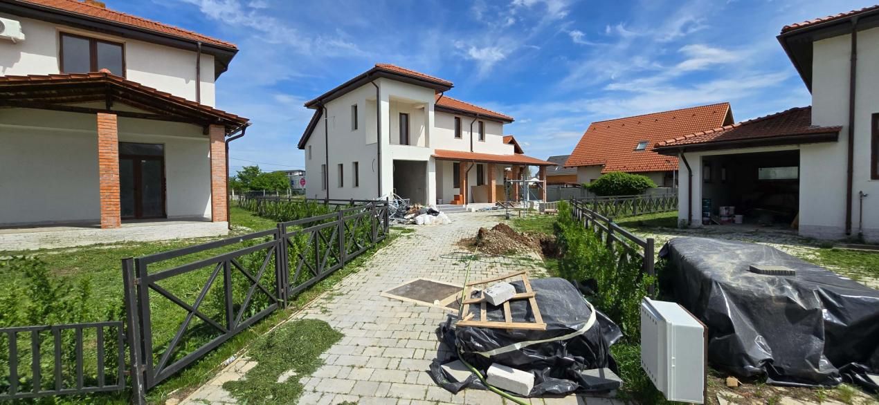 Casă cu 99 camere de vânzare în Central, Corbeanca – fotografia 3 din 25