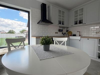 Casă cu 5 camere de vânzare în Exterior Est, Moșnița Veche – fotografia 2 din 26