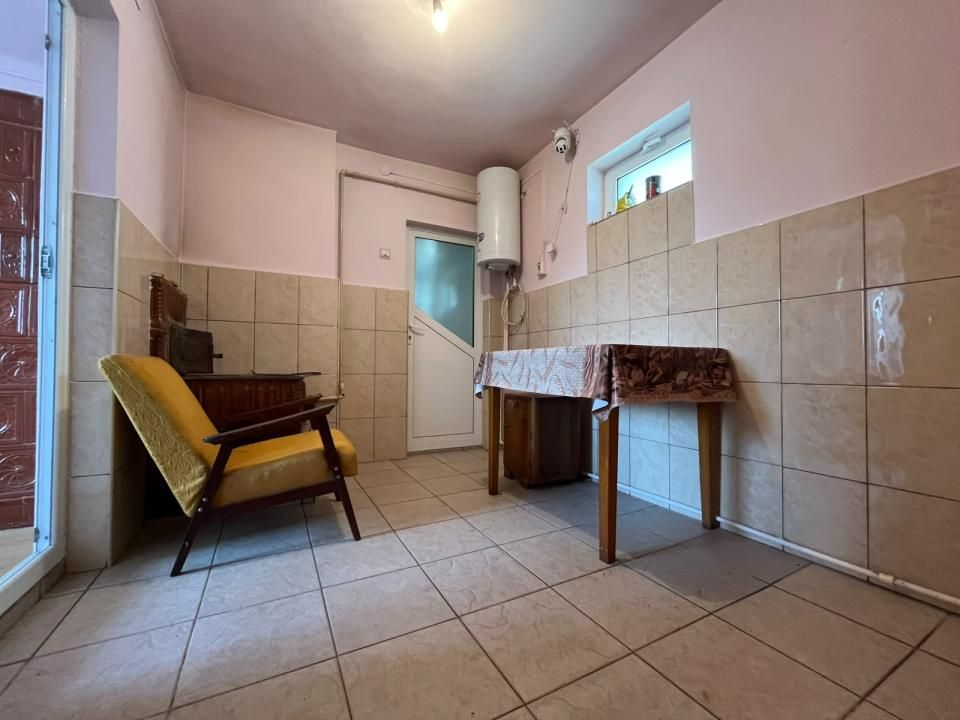 Casă cu 3 camere de vânzare în Periferie, Pucioasa – fotografia 13 din 20