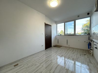 Casă cu 5 camere de vânzare în Central, Dobroești – fotografia 4 din 15