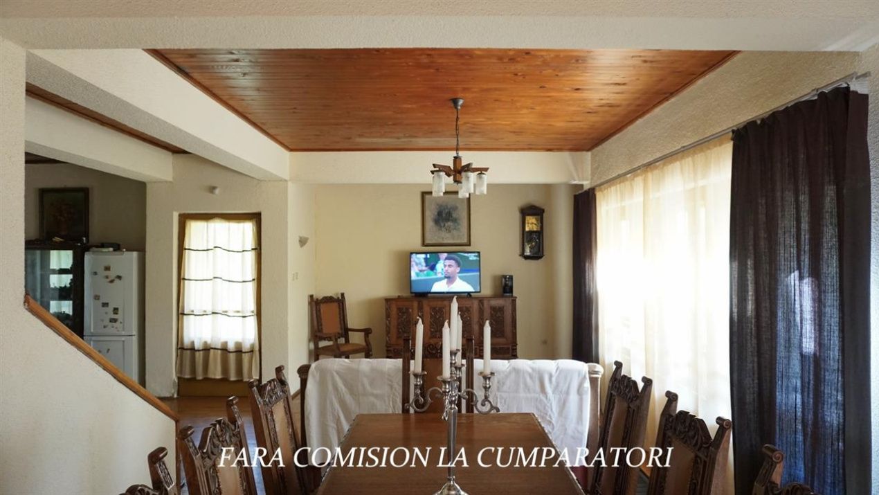 Casă cu 7 camere de vânzare în Daesti – fotografia 12 din 44