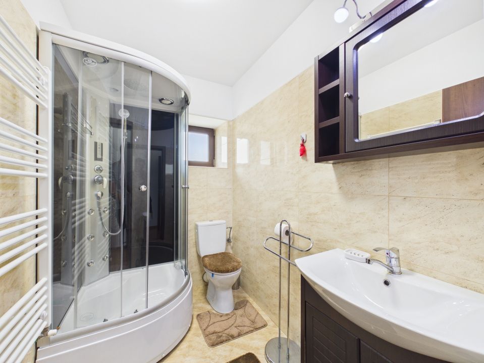 Casă cu 10 camere de vânzare în Tohanu Nou – fotografia 20 din 46