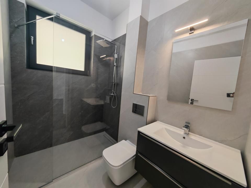 Casă cu 6 camere de vânzare în Tunari – fotografia 13 din 28