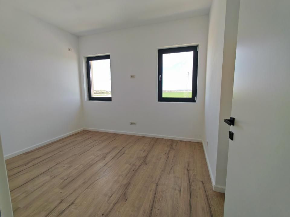 Casă cu 4 camere de vânzare în Tunari – fotografia 29 din 48
