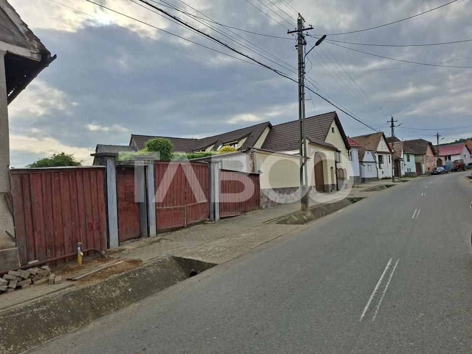 Casă cu 2 camere de vânzare în Poplaca – fotografia 1 din 16